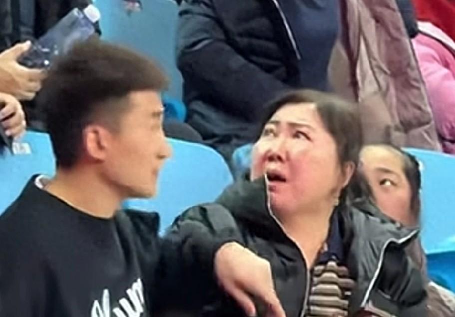 雷竞技app下载-郁闷！孙铭徽家人与安保冲突！布朗疯狂出手26次，决战三分打铁！
